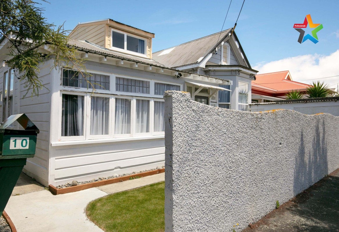 10 Elizabeth Street, Petone, Lower Hutt - Carousel 1
