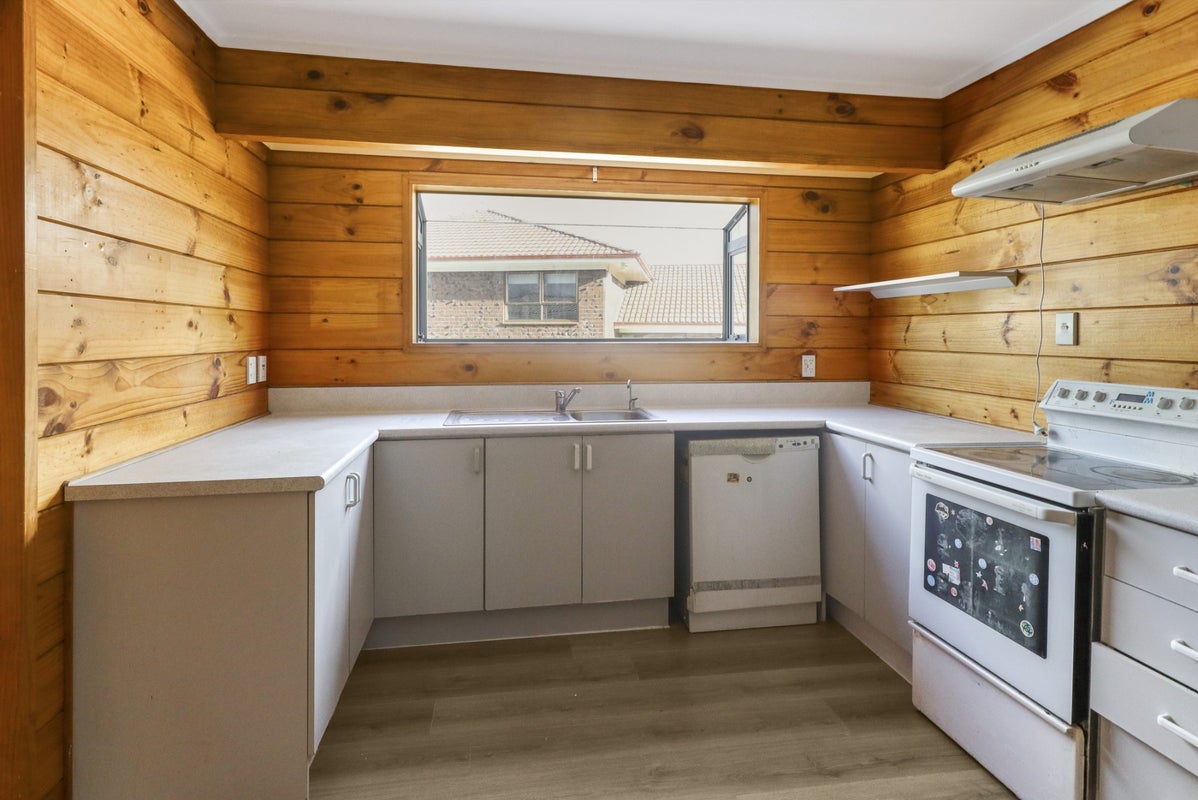 2/5 Frances Street, Manurewa, Auckland - Carousel 2