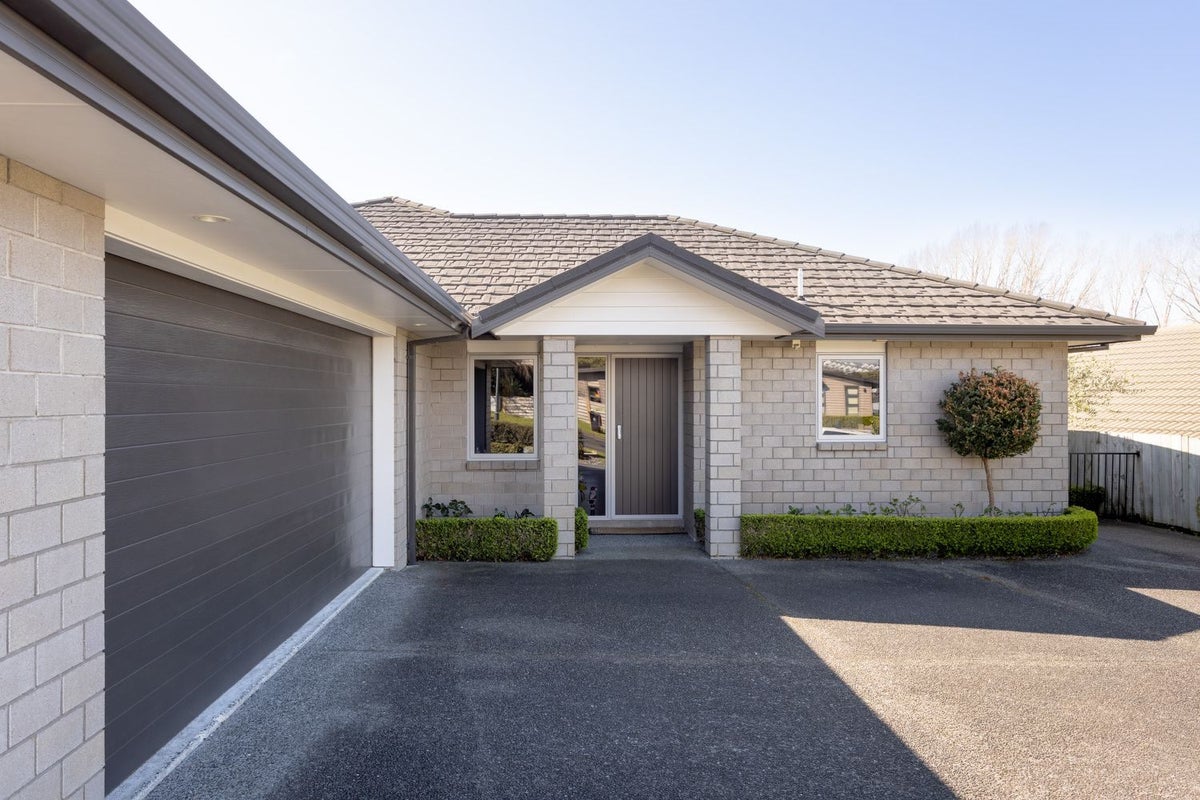 4 Windover Rise, Bethlehem, Tauranga - Carousel 1