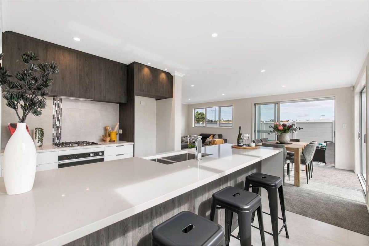 49 Couldrey Crescent, Red Beach, Red Beach - Carousel 2