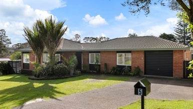 5 Meynell Court, Glen Eden, Auckland - Carousel 1