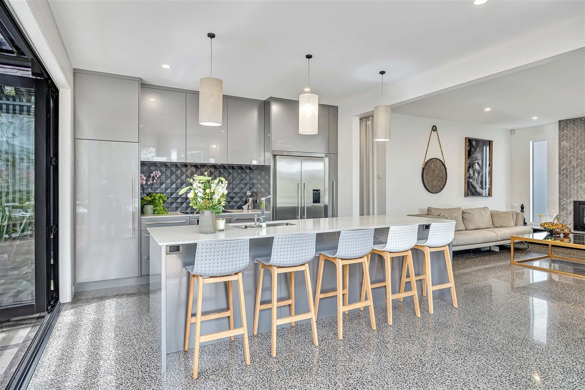 8 Mansion Court, West Harbour, Auckland - Carousel 2