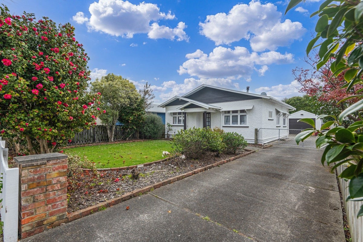 187 Ferguson Street, West End, Palmerston North - Carousel 1