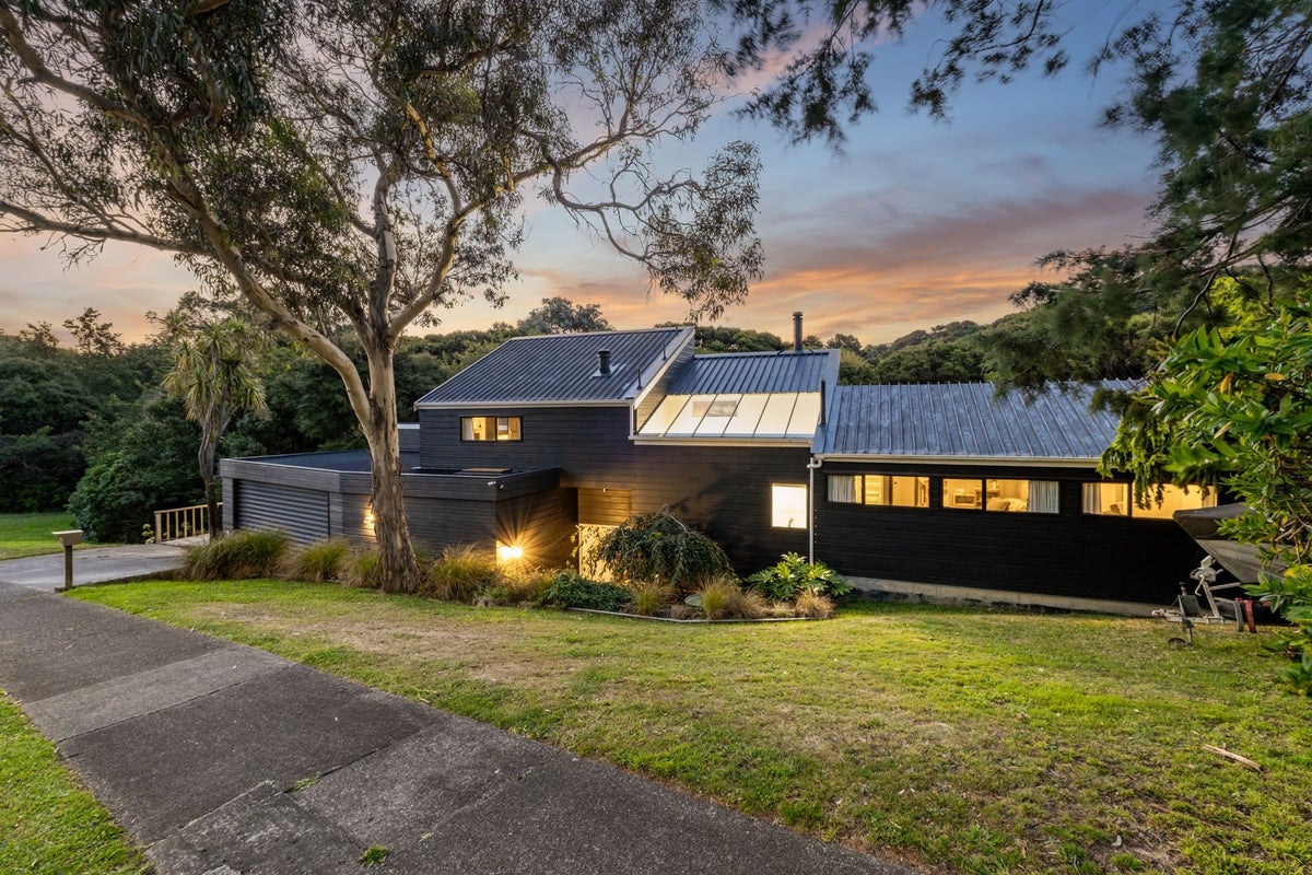 6 Anchor Lane, Whitby, Porirua - Carousel 23