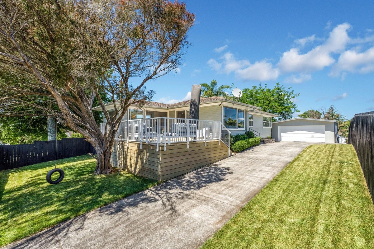 17 Advene Road, Cockle Bay, Auckland - Carousel 2