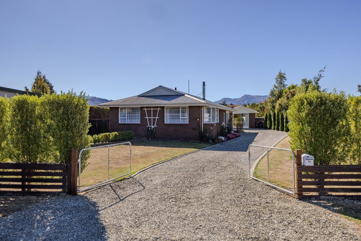 14 Wairau Road, Albert Town, Wanaka - Carousel 1