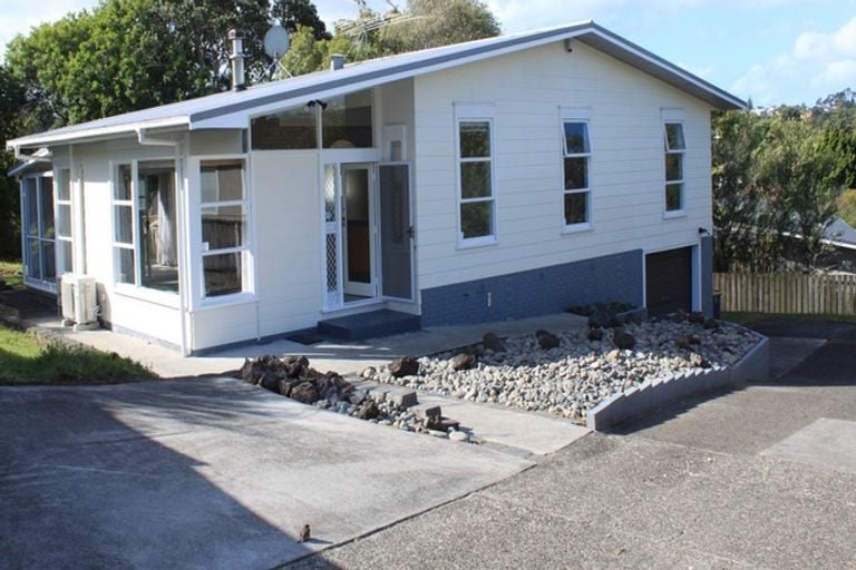 23 Cockayne Crescent, Sunnynook, Auckland - Carousel 1