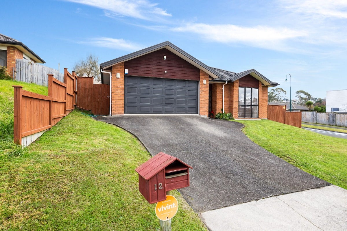 12 Cartmel Avenue, Massey, Auckland - Carousel 1