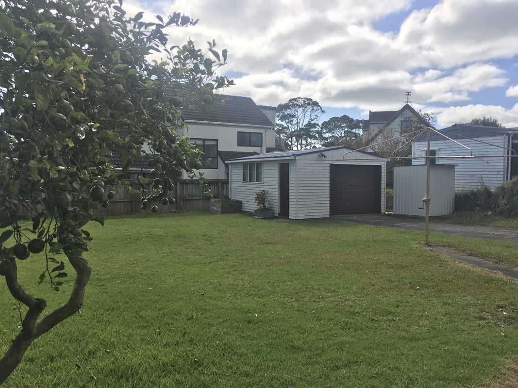 28 Ozich Avenue, Te Atatu South, Auckland - Carousel 19