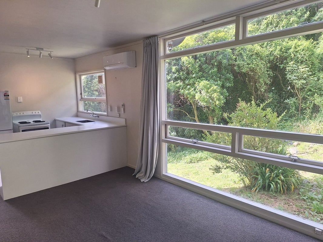 60 Croydon Street, Karori, Wellington - Carousel 2