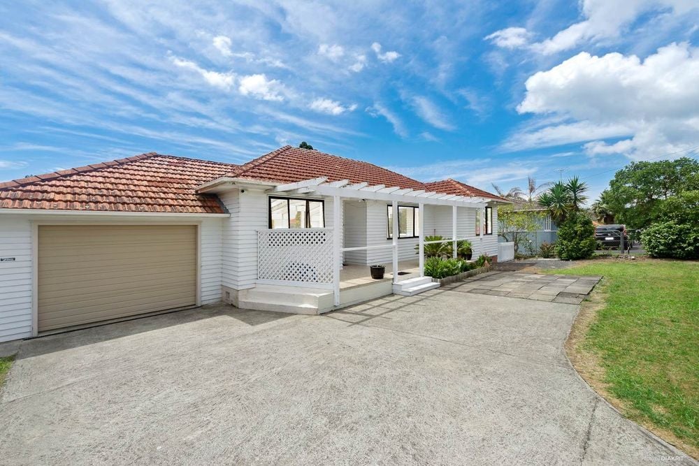 60 Clevedon Road, Papakura - Carousel 1