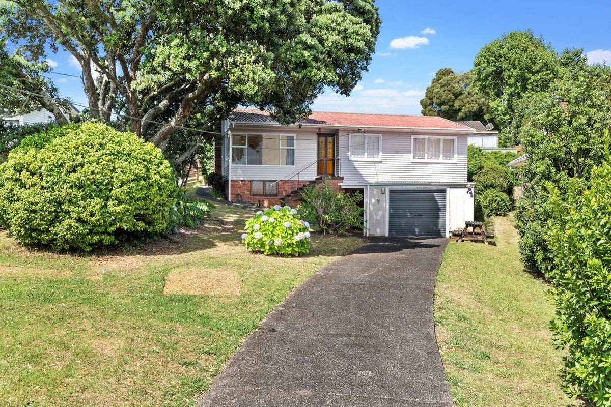 19 Sunnyfield Crescent, Glenfield, Auckland - Carousel 1