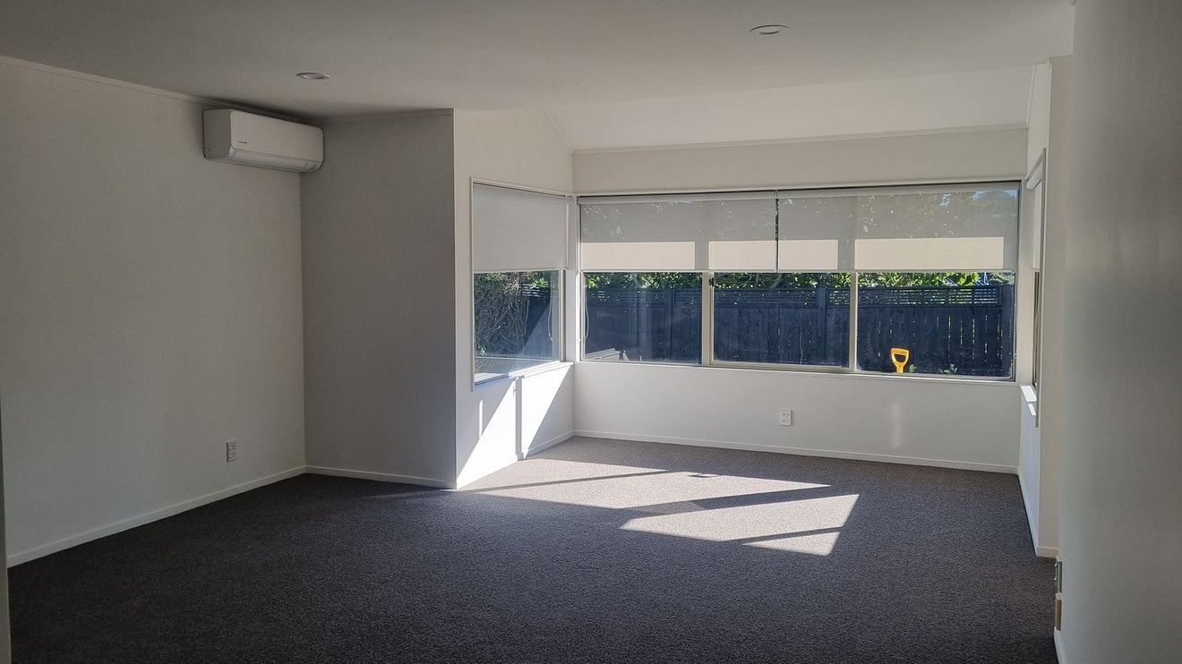 80A Frederick Street, Hillsborough, Auckland - Carousel 13