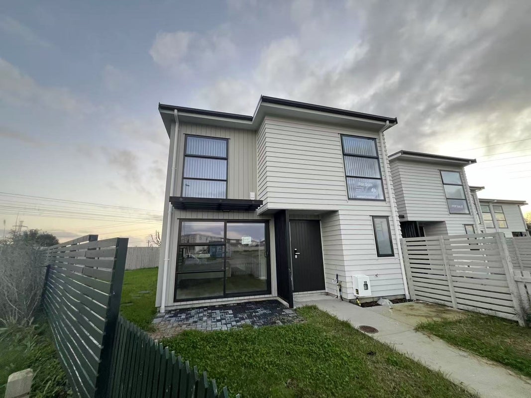 25 Karikari Crescent, Takanini, Auckland - Carousel 2