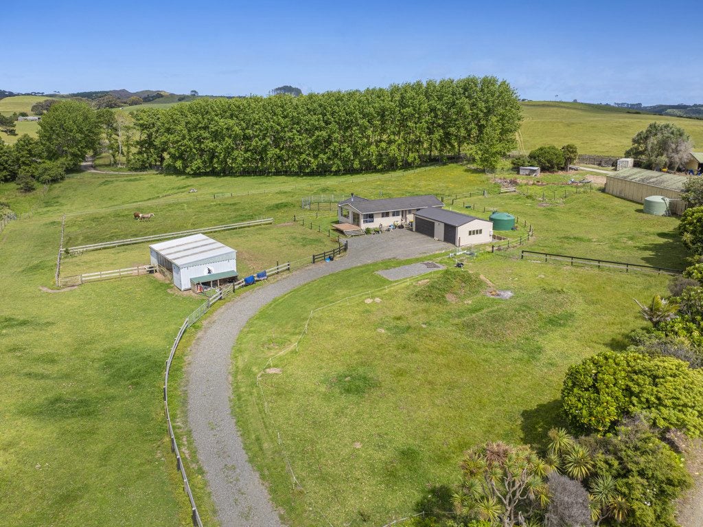 47 Crosland Road, Helensville - Carousel 2
