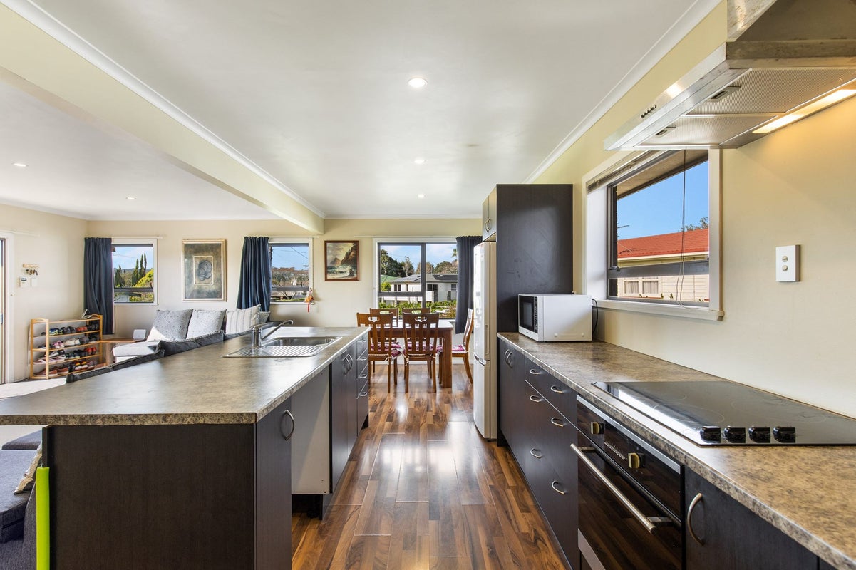 3 Rembrandt Place, Opaheke, Papakura - Carousel 2