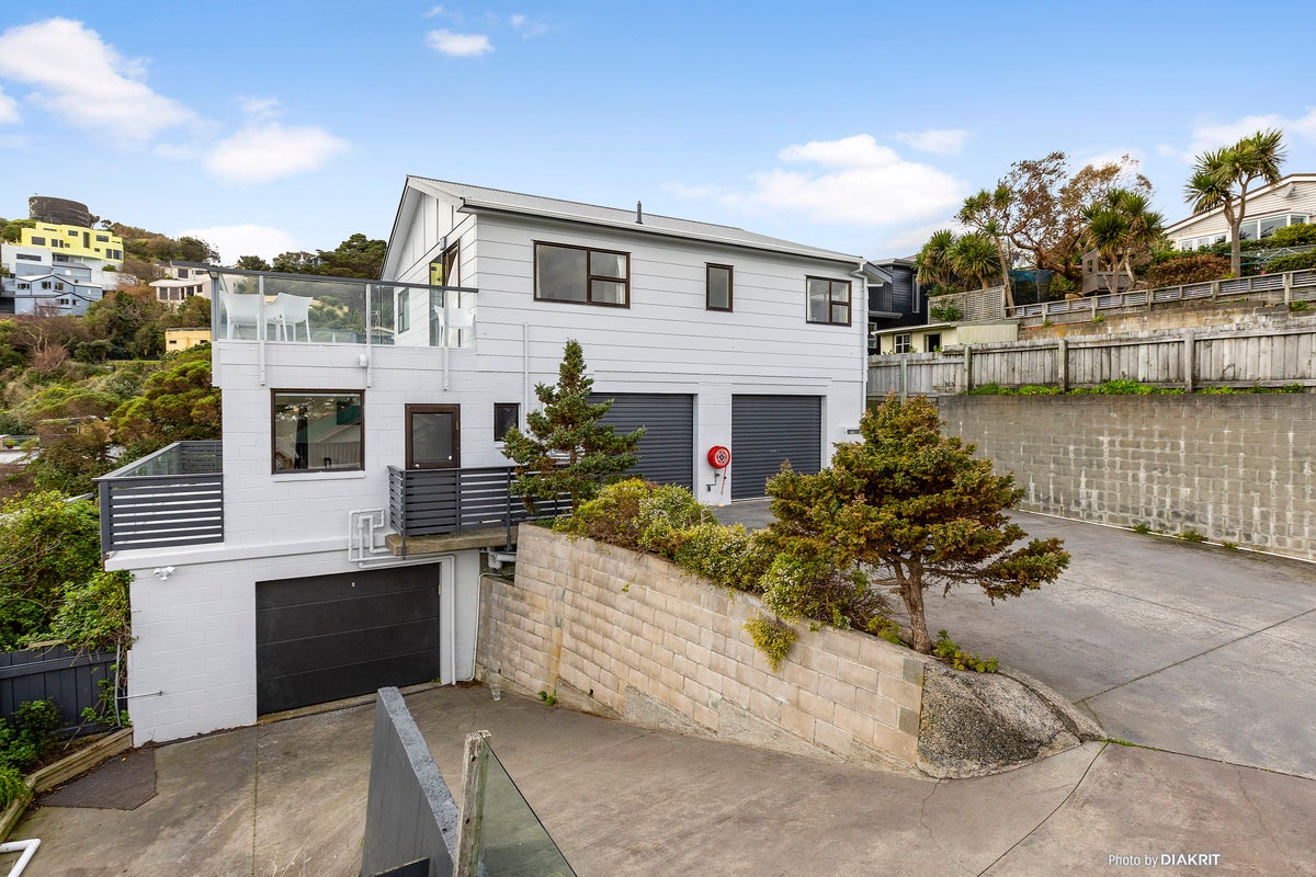 2/199 Townsend Road, Miramar, Wellington - Carousel 1