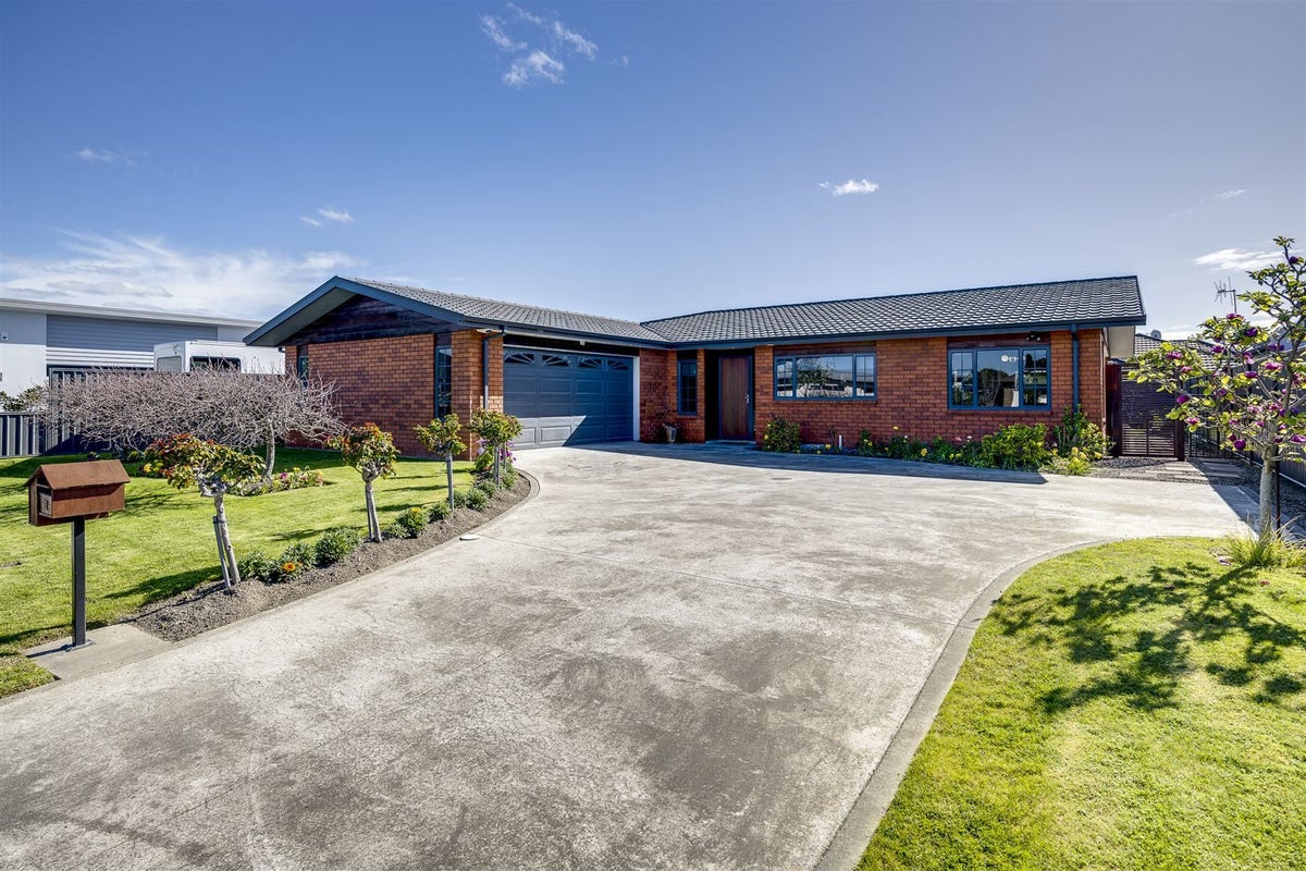 32 Tasman Drive, Poraiti, Napier - Carousel 1