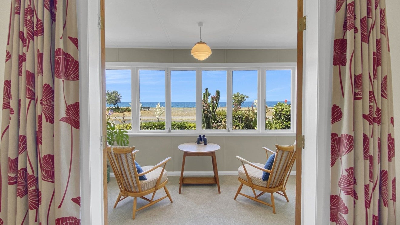 36 The Esplanade, Westshore, Napier - Carousel 1