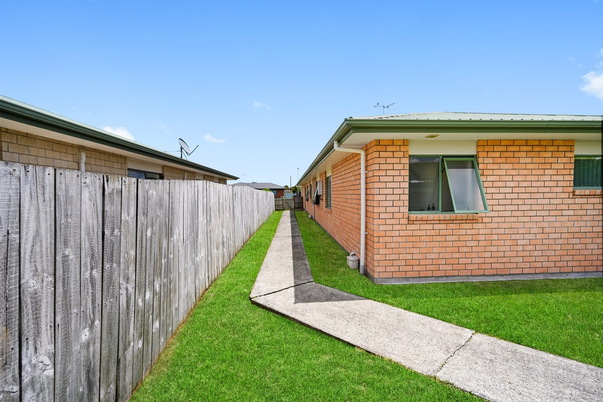 15 Kittyhawk Place, Melville, Hamilton - Carousel 18