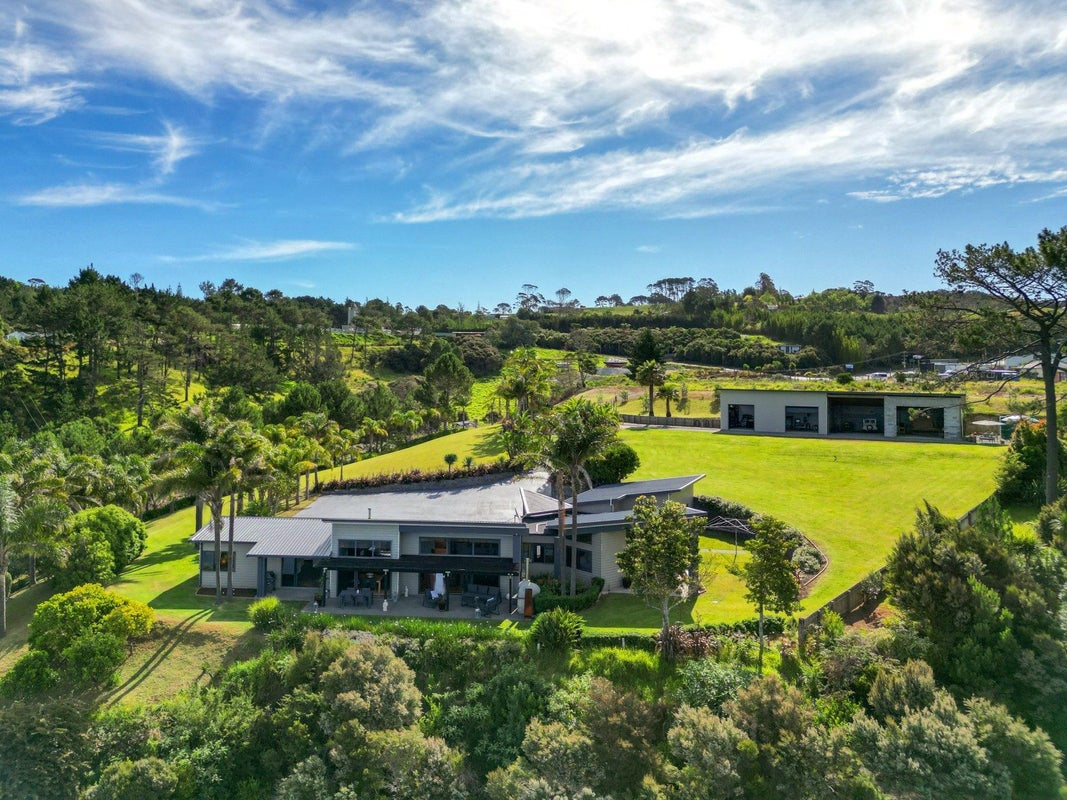 10 Waterfront Drive, Mangonui, Mangonui - Carousel 2