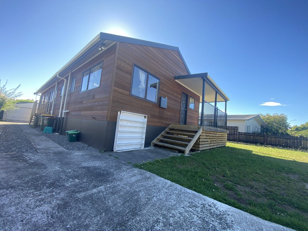 47 Gilbass Avenue, Hamilton Lake, Hamilton - Carousel 2