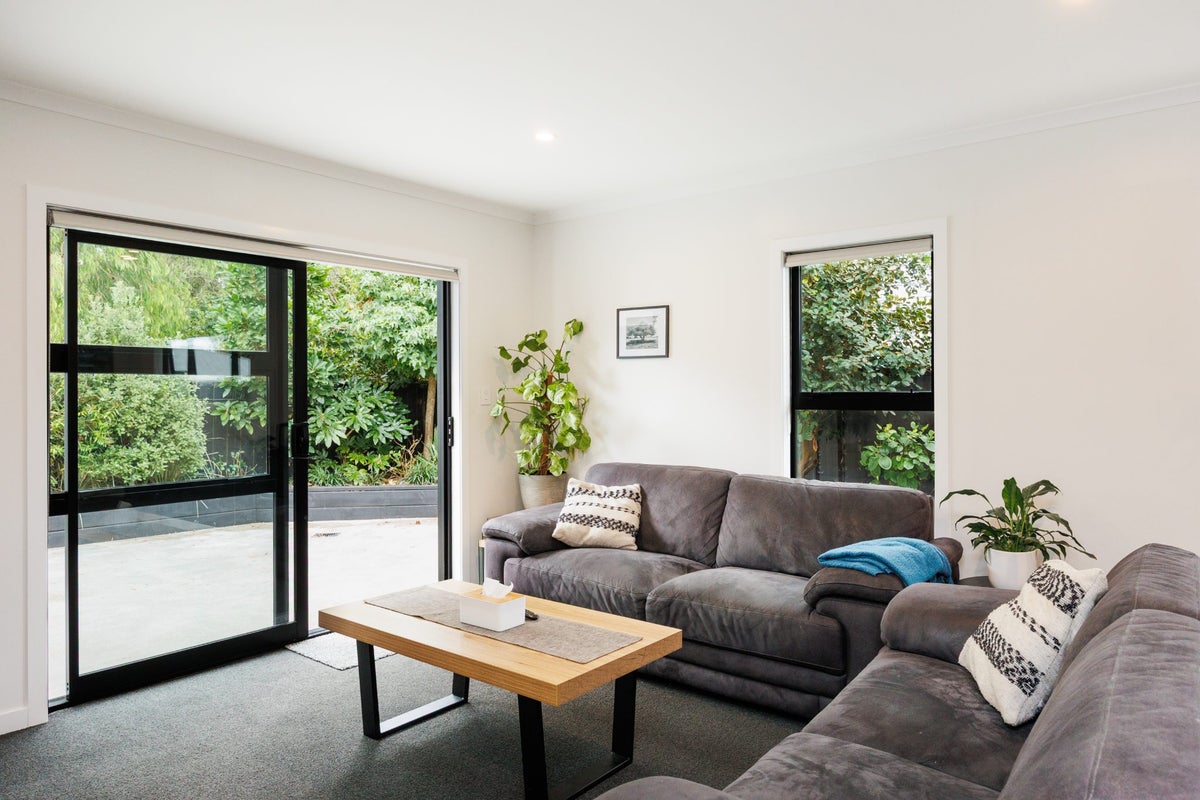 24B Roberts Line, Kelvin Grove, Palmerston North - Carousel 2