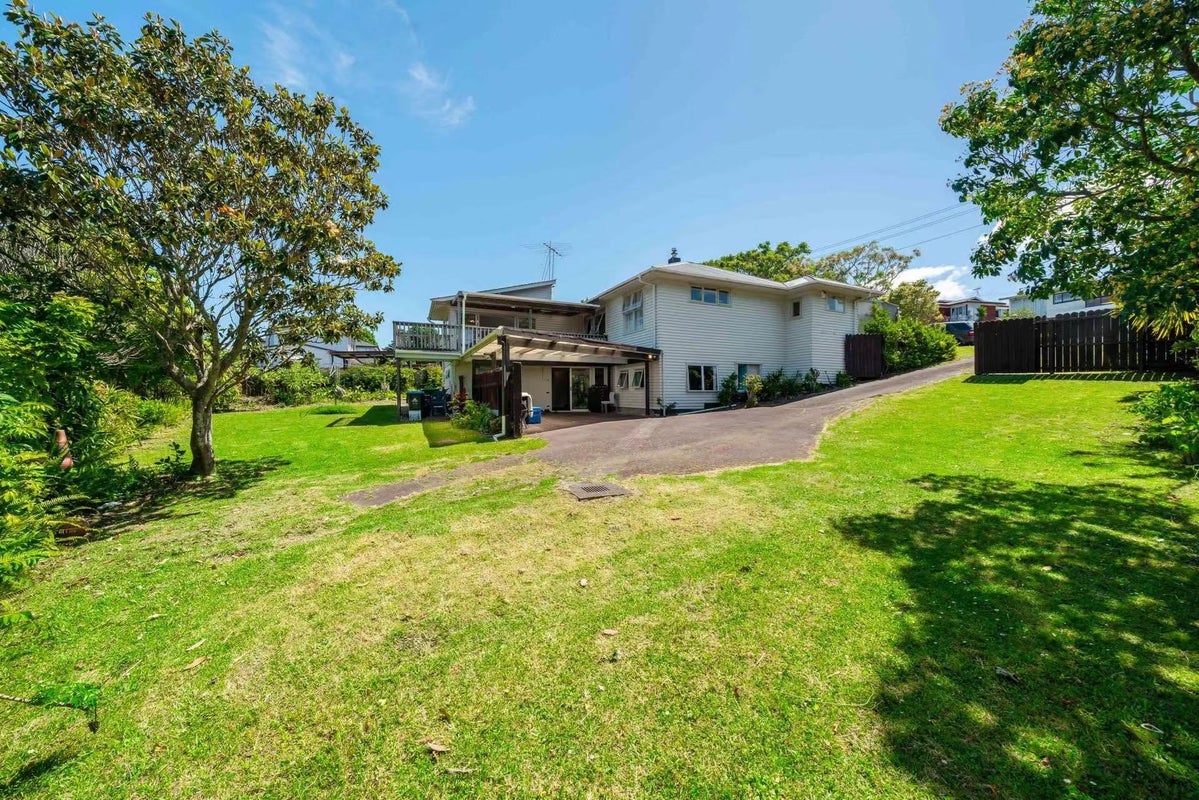 134 White Swan Road, Mount Roskill, Auckland - Carousel 1