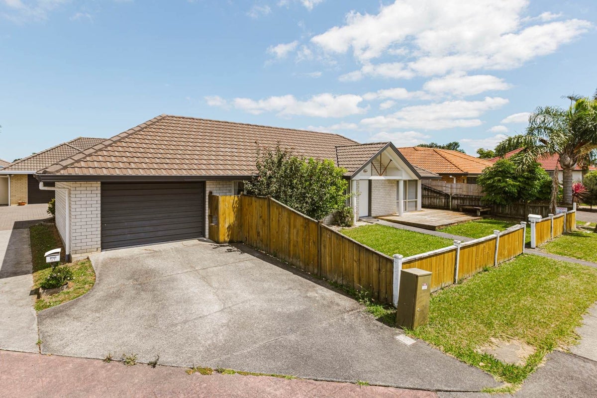 2/7 Nakhle Place, Manurewa, Auckland - Carousel 2
