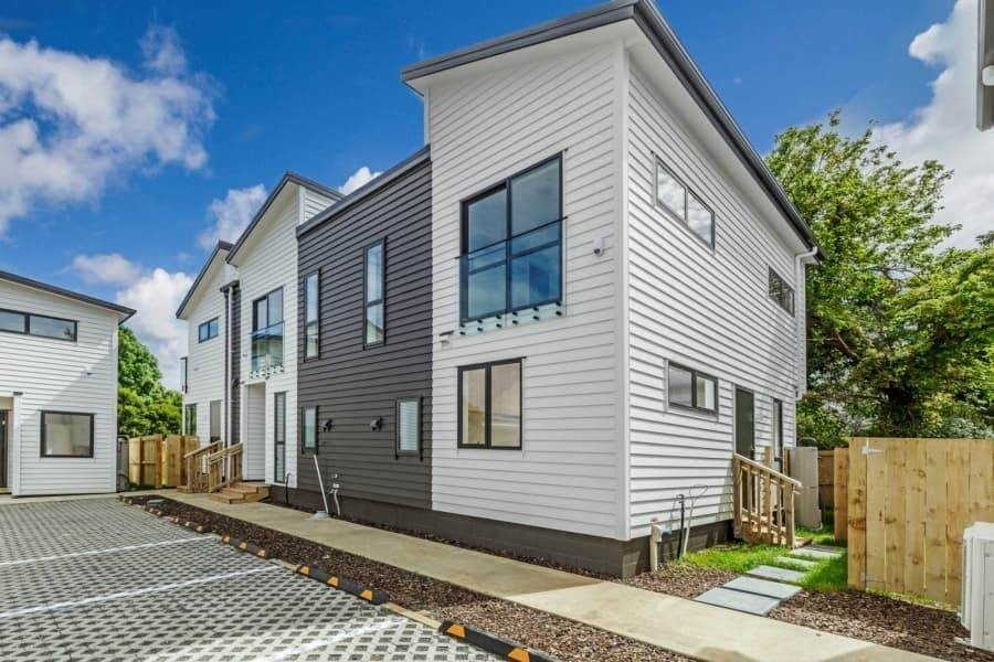 4/58 Sylvan Crescent, Te Atatu South, Auckland - Carousel 1