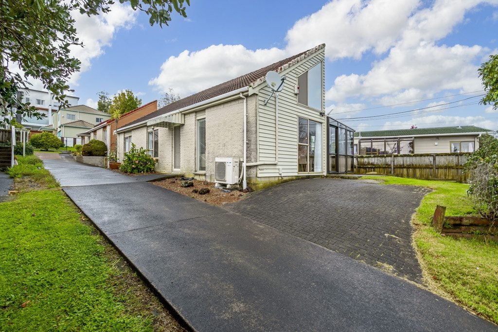 1/23 College Road, Northcote, Auckland - Carousel 11