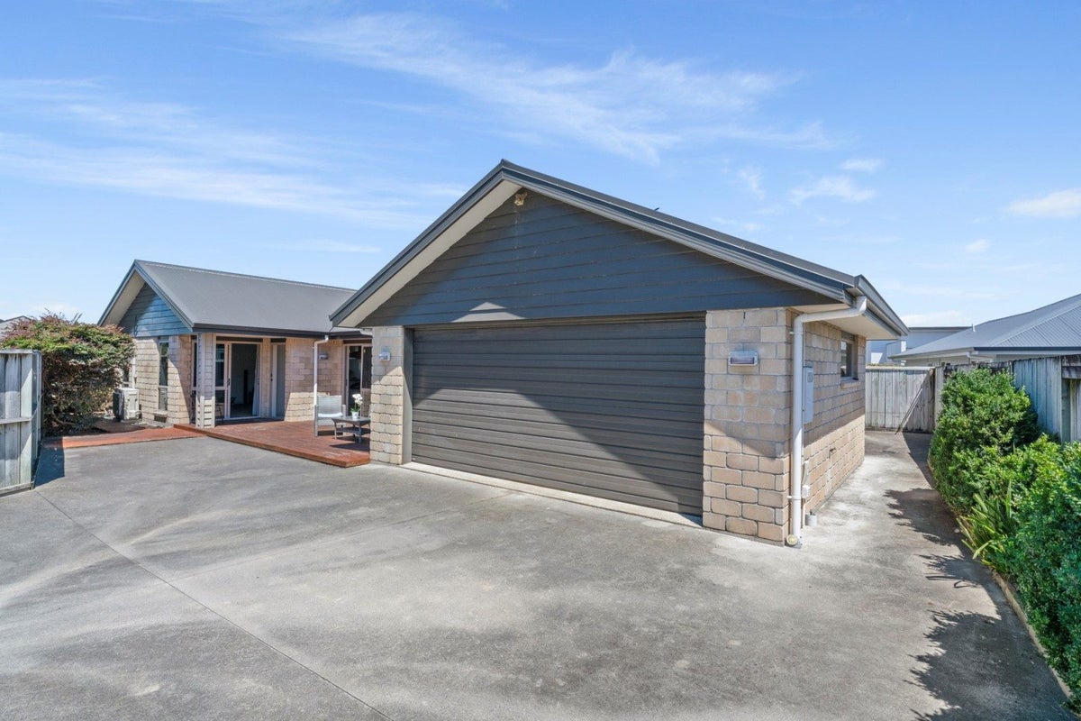121 Solomon Street, Brookfield, Tauranga - Carousel 1