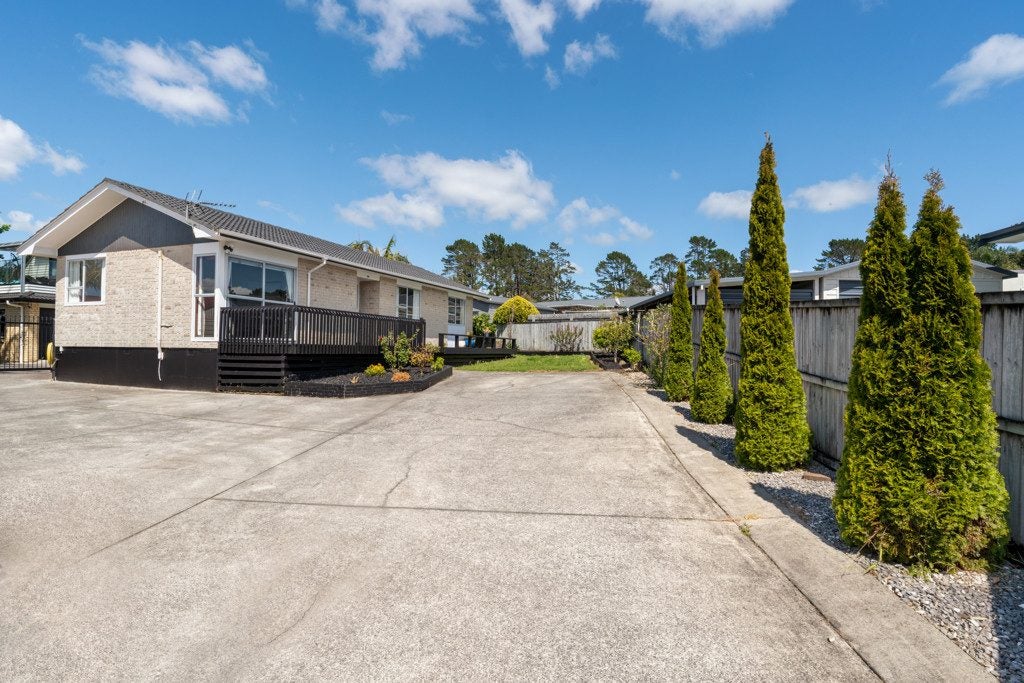 14B Pipitea Place, Massey, Auckland - Carousel 2