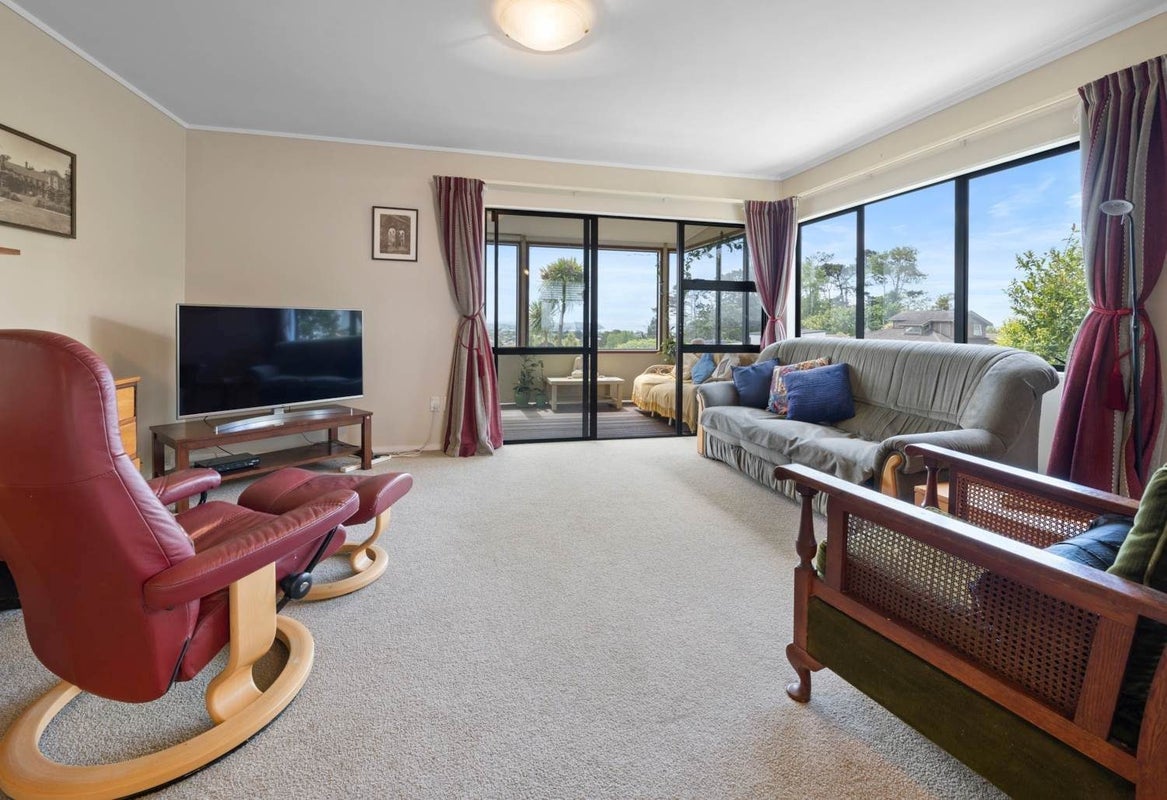 2/68 Bleakhouse Road, Bucklands Beach, Auckland - Carousel 2