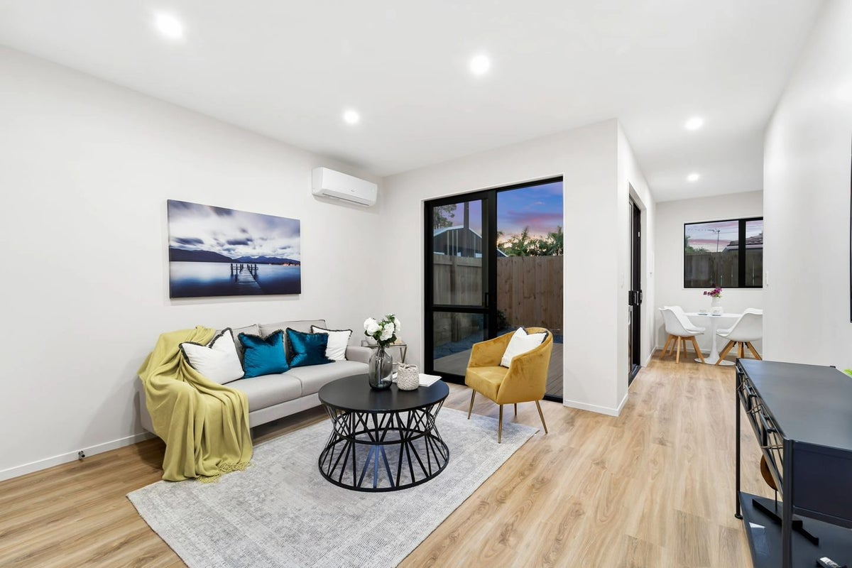 6/33 Colwill Road, Massey, Auckland - Carousel 2