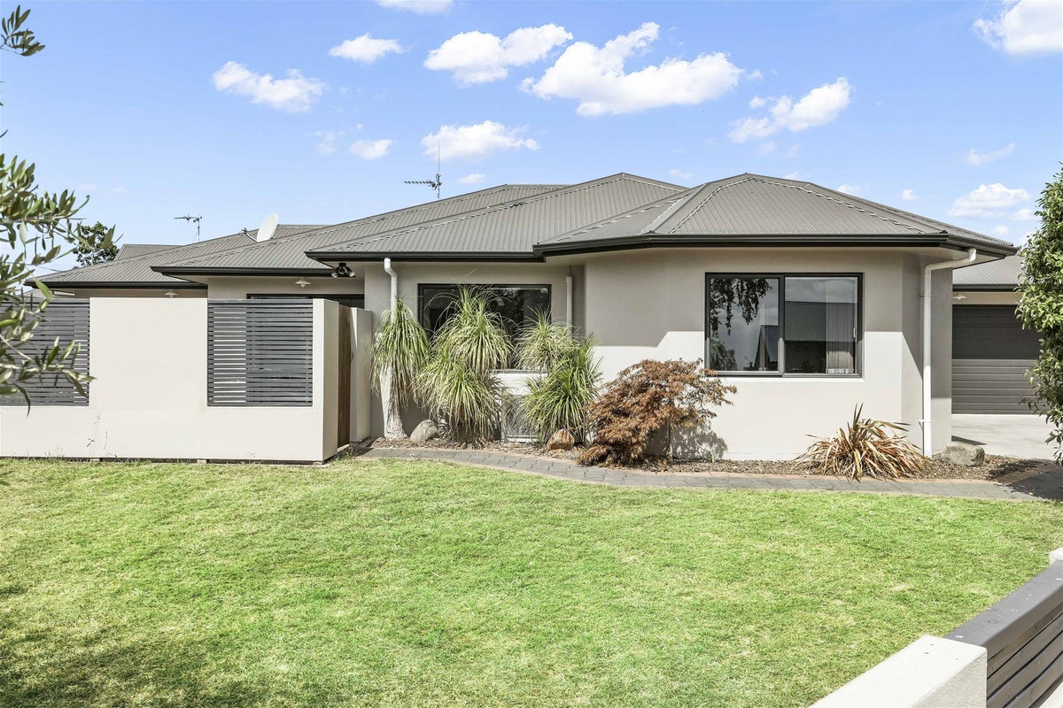 15 Farleigh Close, Huntington, Hamilton - Carousel 2