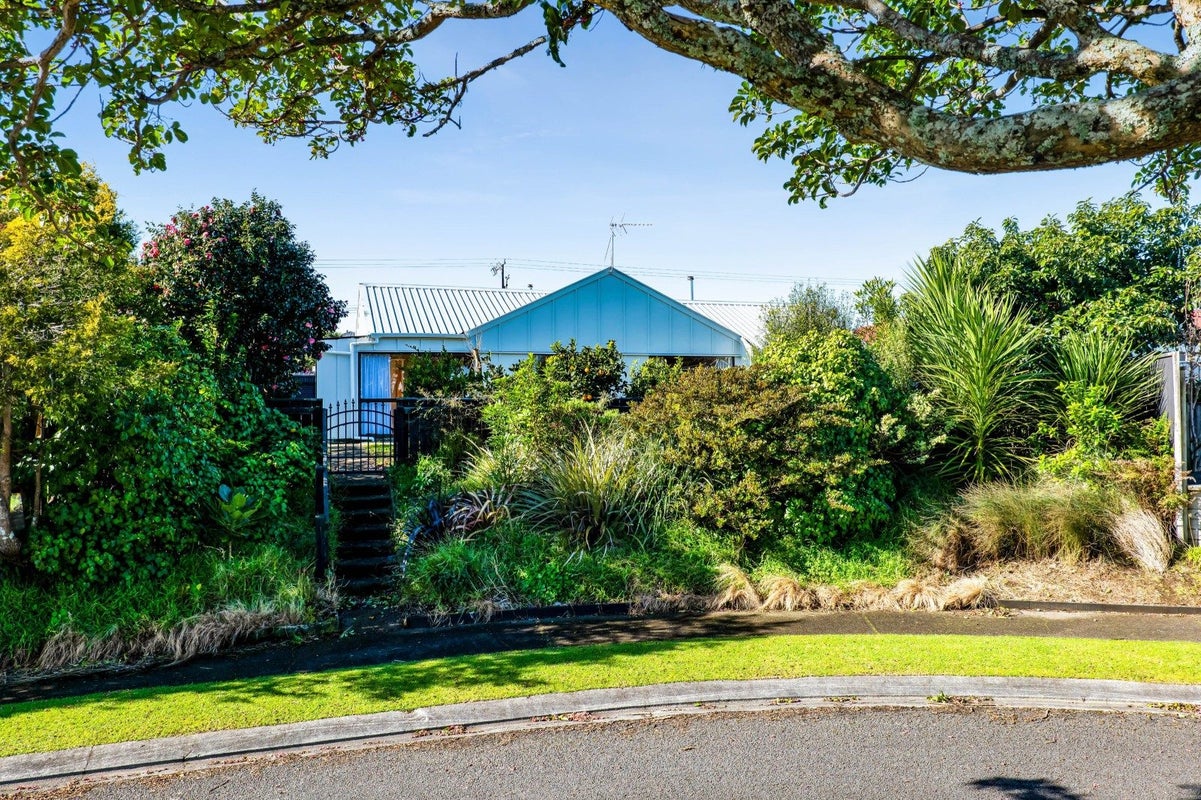 102 Barrett Road, Whalers Gate, New Plymouth - Carousel 24