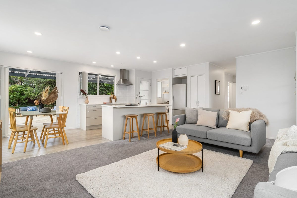 52 Fitzherbert Avenue, West Harbour, Auckland - Carousel 2