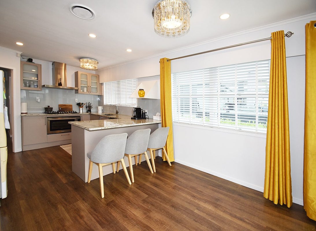 26 Jaemont Avenue, Te Atatu South, Auckland - Carousel 2