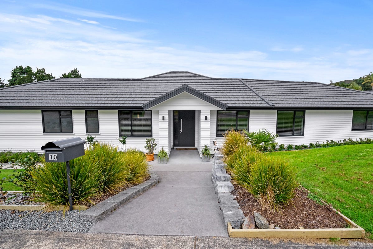 10 Walnut Grove, Kensington, Whangarei - Carousel 1