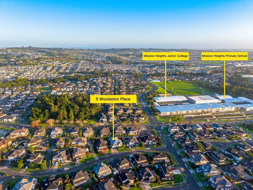 5 Woolaston Place, Flat Bush, Auckland - Carousel 2