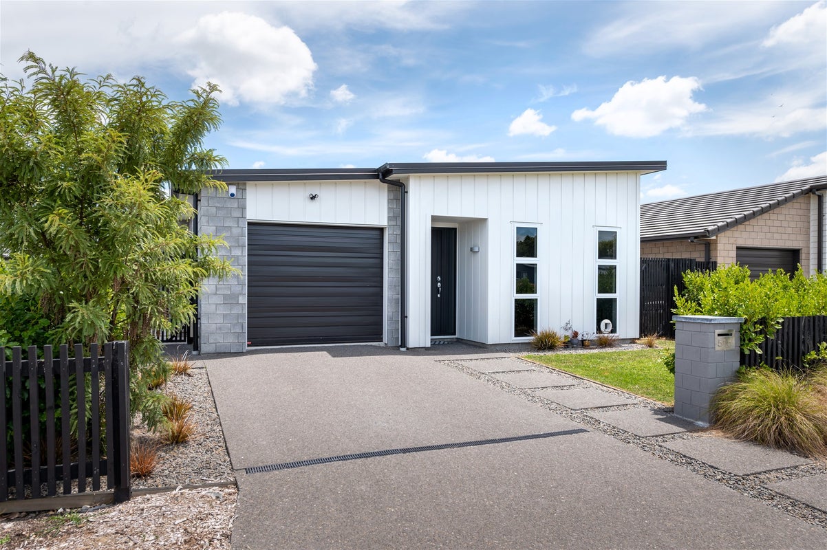 515 Webb Drive, Chartwell, Hamilton - Carousel 1