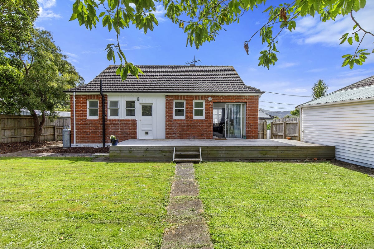 114 Judd Crescent, Naenae, Lower Hutt - Carousel 1