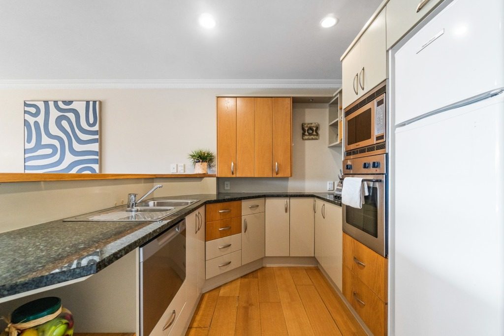 3N/118 Gladstone Road, Parnell, Auckland - Carousel 1