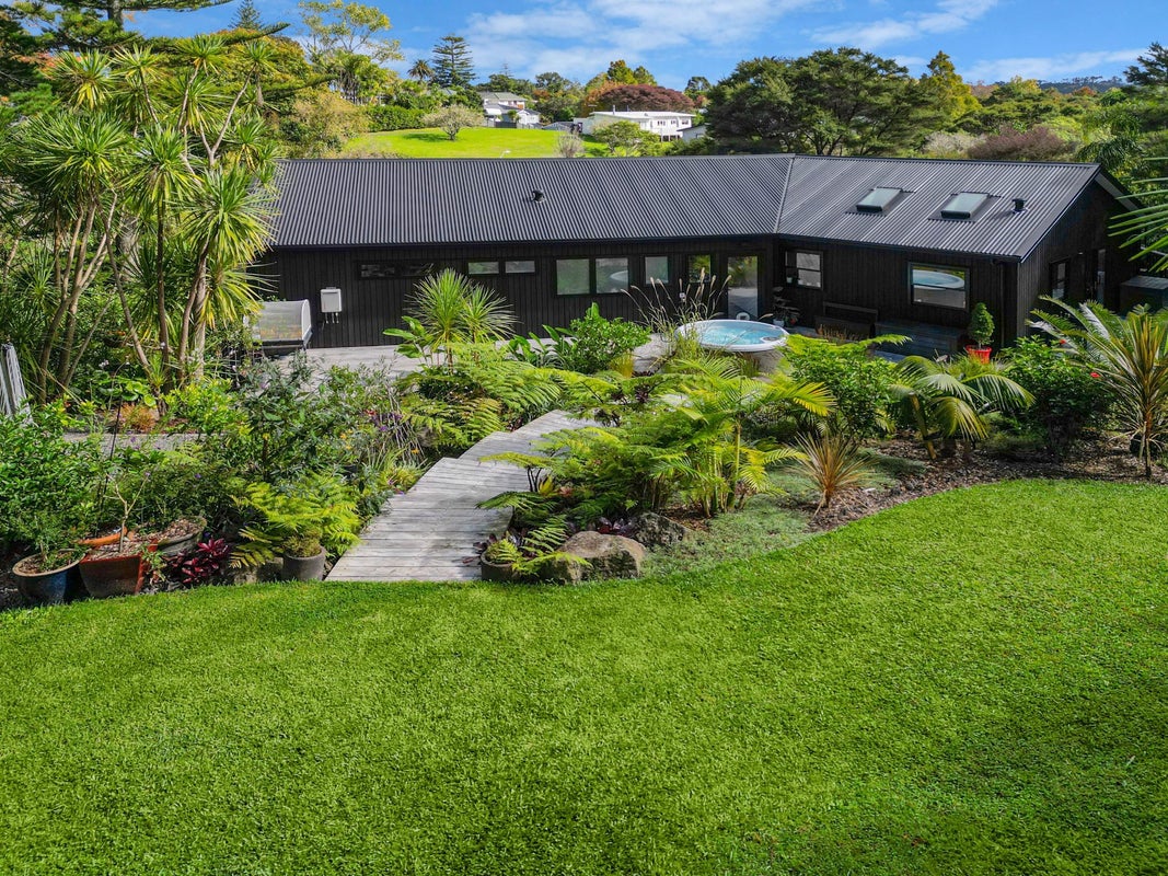 5 Pounamu Avenue, Greenhithe, Auckland - Carousel 2