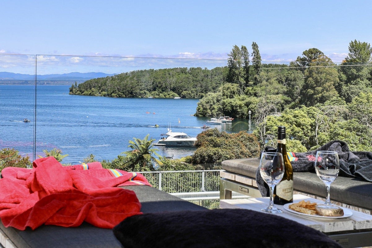 1/852 Wily Terrace, Acacia Bay, Taupo - Carousel 1