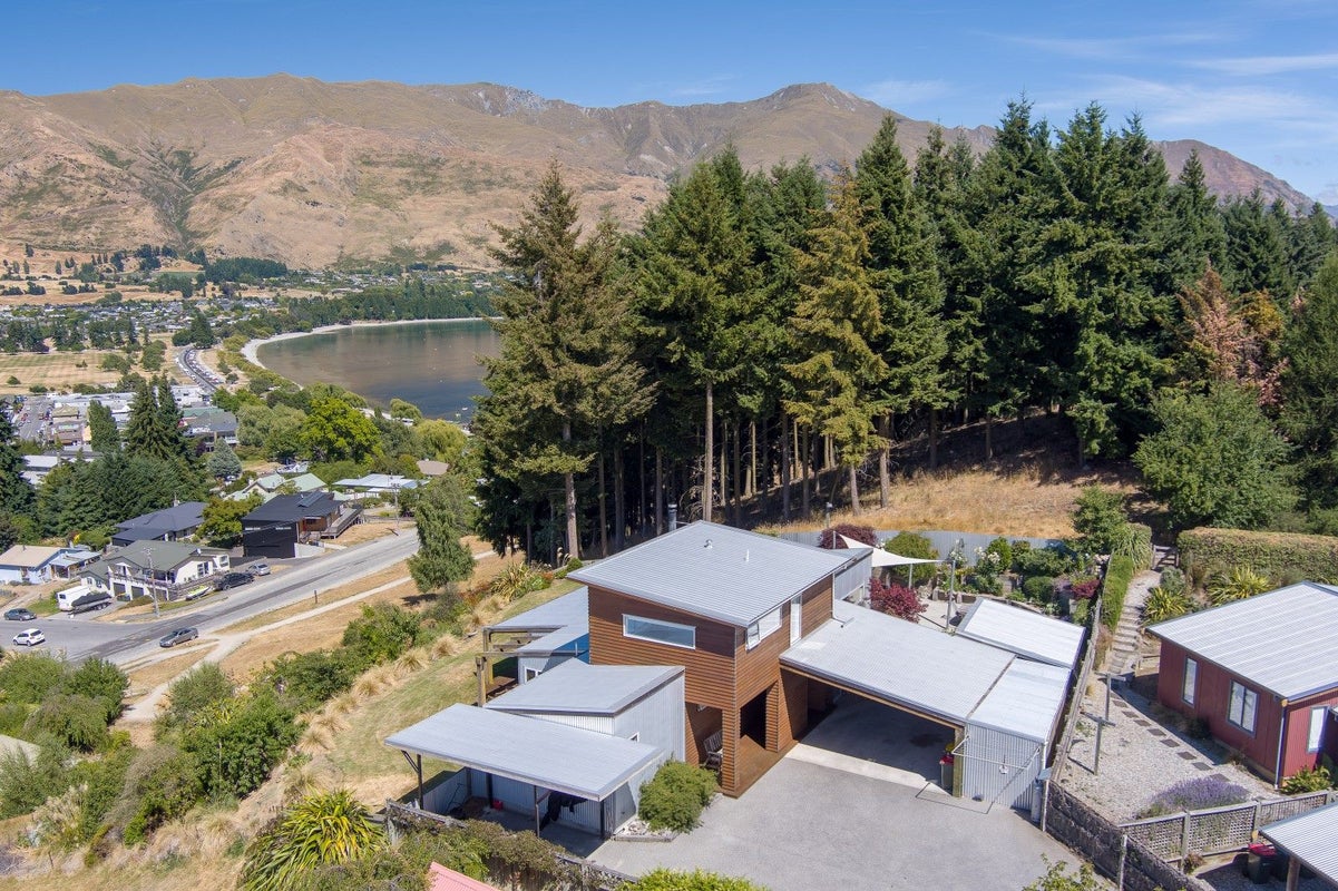 12 Hillview Place, Wanaka, Wanaka - Carousel 1