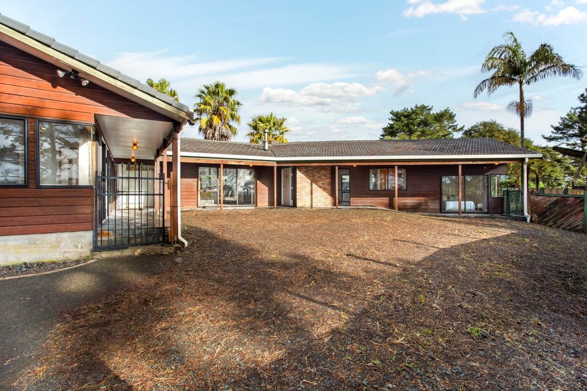 1214 East Coast Road, Redvale, Auckland - Carousel 2
