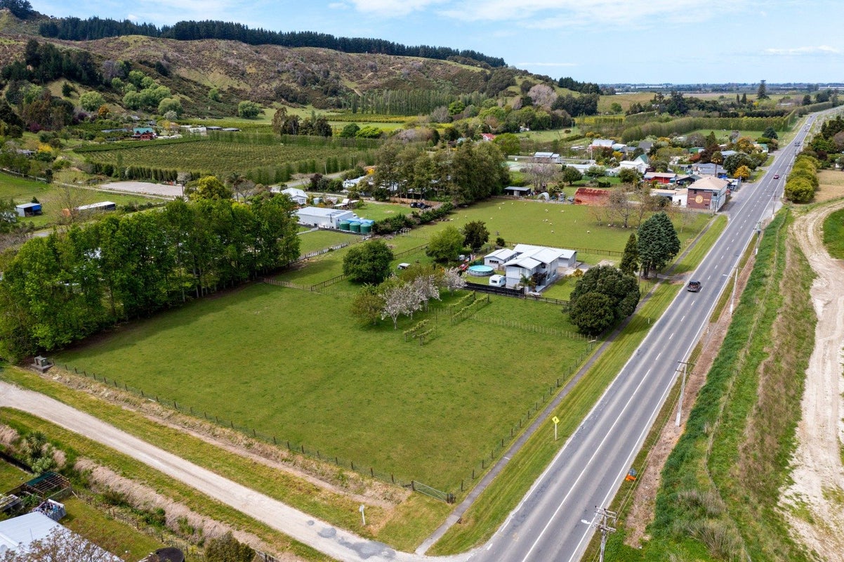 2 Fraser Street, Ormond, Gisborne - Carousel 1