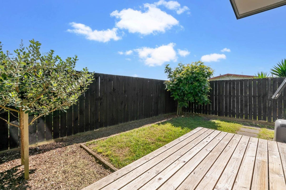 4/36 Kaipatiki Road, Glenfield, Auckland - Carousel 2